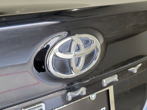 Used 2022 Toyota Camry LE FWD image 9