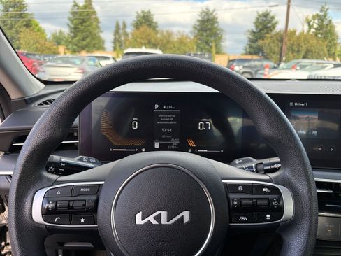 Used 2025 Kia K5 LXS FWD image 27