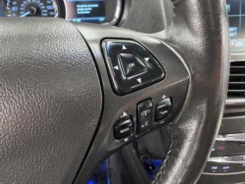 Used 2015 Lincoln MKT AWD image 12