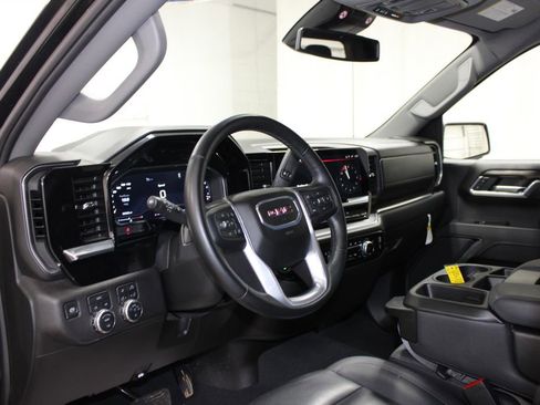 Used 2025 GMC Sierra 1500 SLT AWD/4WD image 31