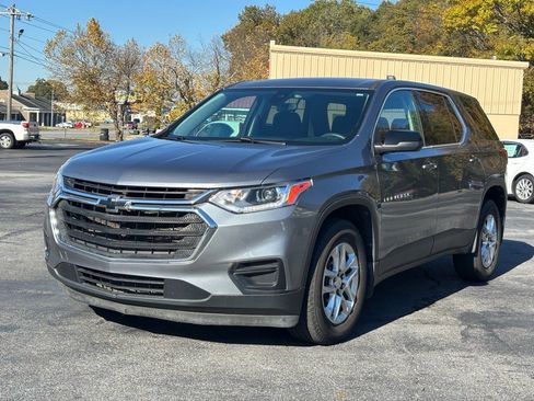 Used 2021 Chevrolet Traverse LS image 2