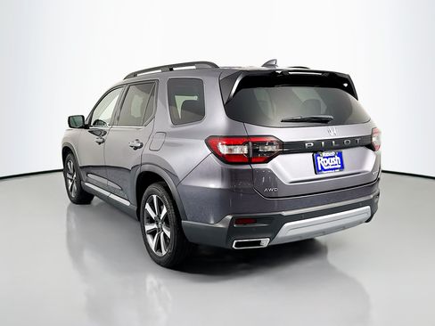 Certified 2023 Honda Pilot Touring image 7