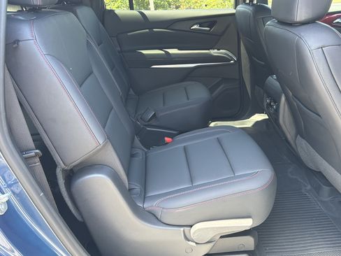 Used 2024 Chevrolet Traverse Z71 w/ LPO, Floor Liner Package AWD/4WD image 15
