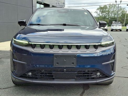 Used 2025 Jeep Wagoneer S Limited image 2