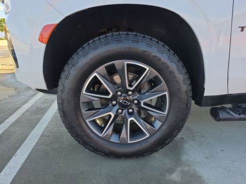 Used 2021 Chevrolet Tahoe Z71 image 34