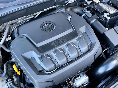 Used 2018 Volkswagen Passat 2.0T SE image 33