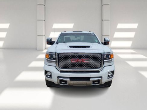 Used 2017 GMC Sierra 2500 Denali w/ Duramax Plus Package image 2