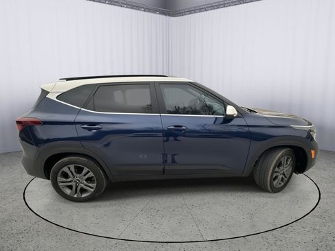 Used 2023 Kia Seltos S w/ Navigation Package image 5