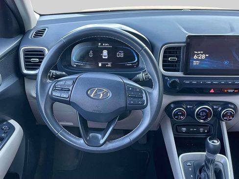 Certified 2023 Hyundai Venue Limited FWD image 14
