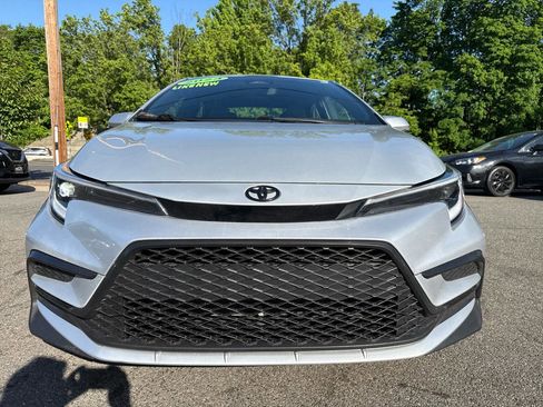 Used 2024 Toyota Corolla SE FWD image 2