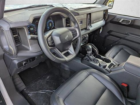 New 2025 Ford Bronco Badlands w/ Sasquatch Package image 3