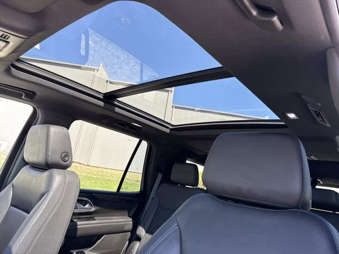 Used 2024 Chevrolet Tahoe LT w/ Luxury Package image 4