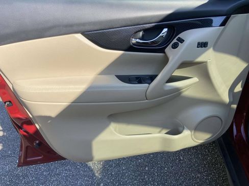 Used 2020 Nissan Rogue SL w/ Premium Package FWD image 11
