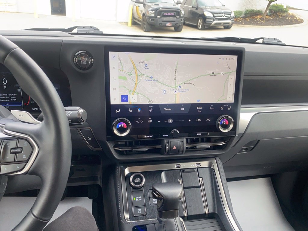 Used 2025 Lexus GX 550 w/ Accessory Package (2T) AWD/4WD image 16