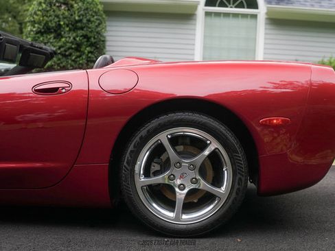 Used 2004 Chevrolet Corvette Convertible w/ Preferred Equipment Group RWD image 5