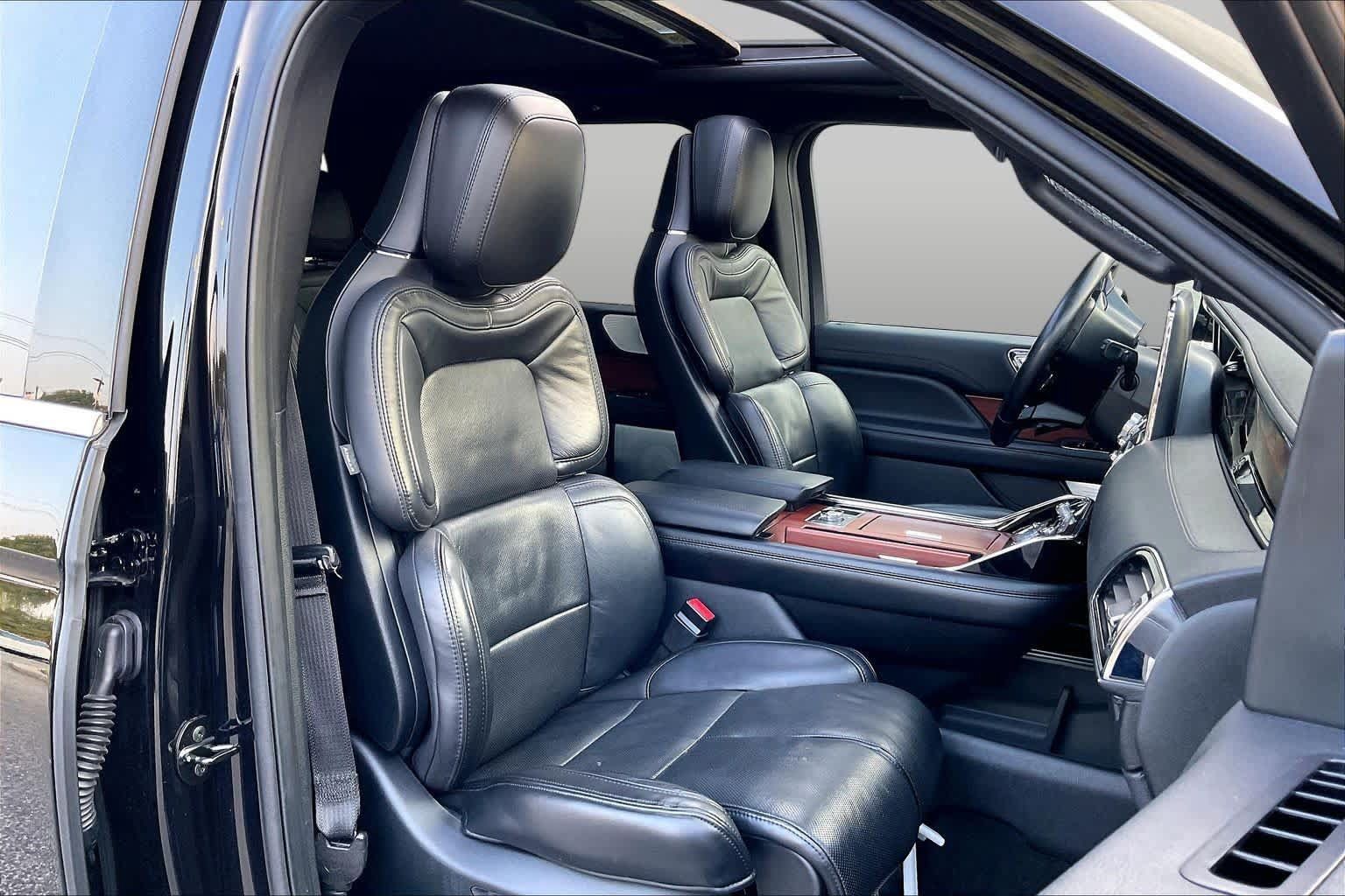 Used 2021 Lincoln Navigator L Reserve AWD/4WD image 9