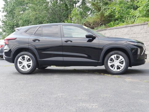 Certified 2024 Chevrolet Trax LS FWD image 8