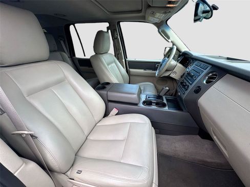 Used 2014 Ford Expedition XLT RWD image 11