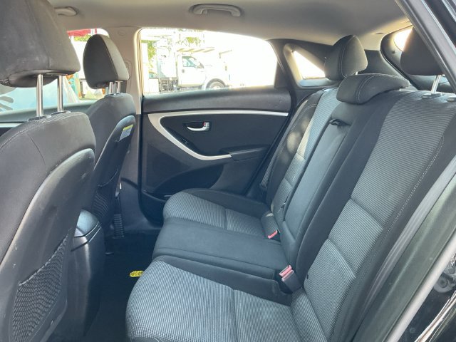 Used 2016 Hyundai Elantra GT FWD image 16