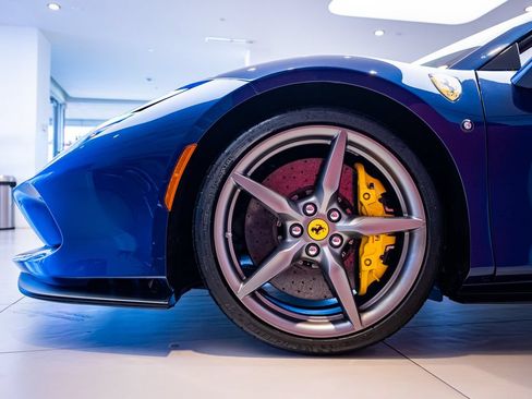 Used 2022 Ferrari F8 Tributo RWD image 6