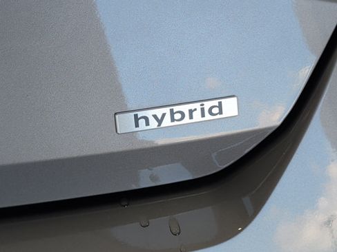 Certified 2025 Hyundai Elantra Limited FWD image 40