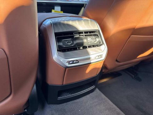 New 2026 BMW 750e xDrive AWD/4WD image 17