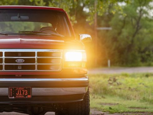 Used 1994 Ford Bronco XLT image 14