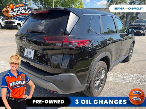 Used 2023 Nissan Rogue S image 4