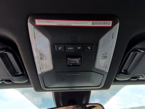 Used 2022 Toyota RAV4 SE AWD/4WD image 21
