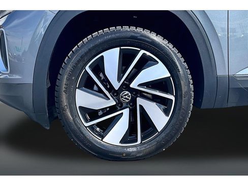 Used 2025 Volkswagen Atlas SE AWD/4WD image 28