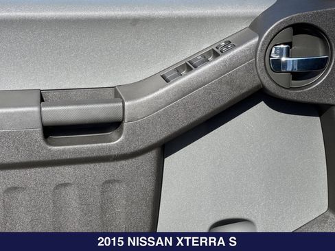 Used 2015 Nissan Xterra S RWD image 12