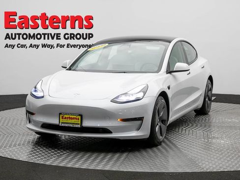 Used 2023 Tesla Model 3 Standard Range RWD image 1