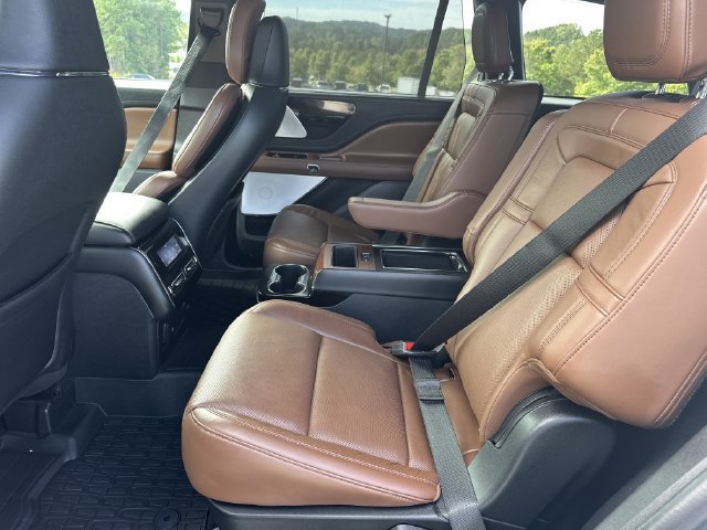 Used 2022 Lincoln Aviator Reserve w/ Equipment Group 201A AWD/4WD image 21