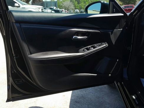 Used 2024 Nissan Sentra SV FWD image 15