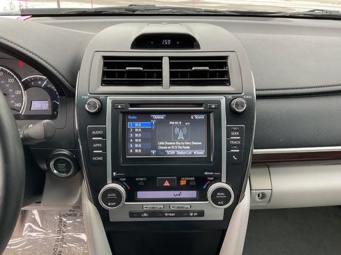 Used 2014 Toyota Camry XLE image 19