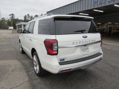 Used 2024 Ford Expedition Platinum image 3