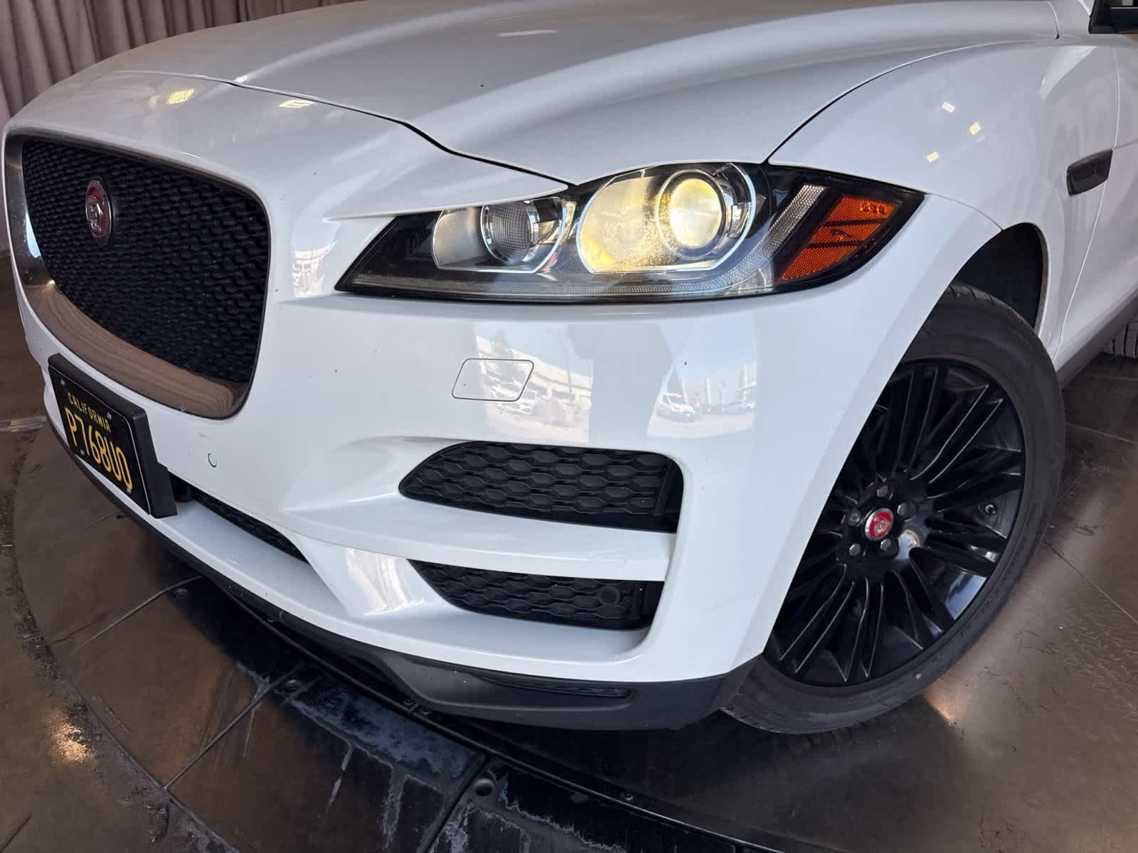 Used 2018 Jaguar F-PACE Premium AWD/4WD image 9