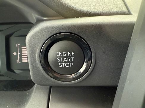 Used 2025 Toyota Tacoma SR image 22