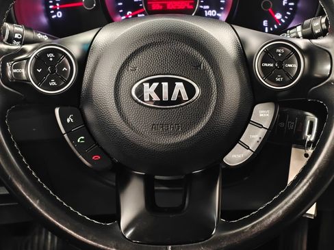 Used 2017 Kia Soul + w/ Designer's Package FWD image 5