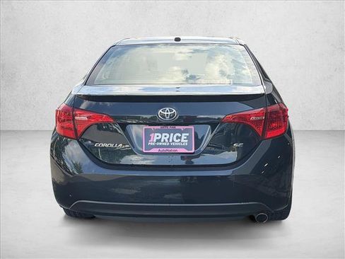 Used 2018 Toyota Corolla SE w/ SE Premium Package FWD image 6