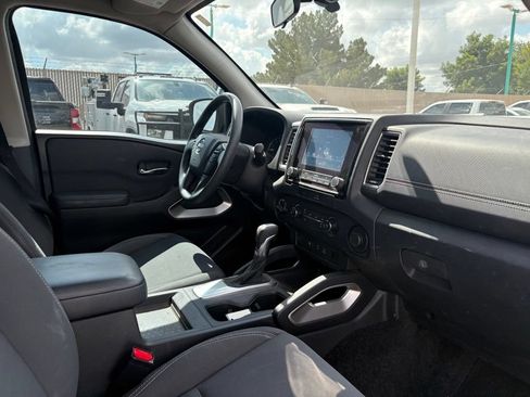 Used 2022 Nissan Frontier SV w/ Technology Package AWD/4WD image 11