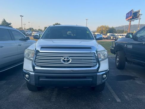 Used 2017 Toyota Tundra Limited w/ Limited Premium Package AWD/4WD image 9