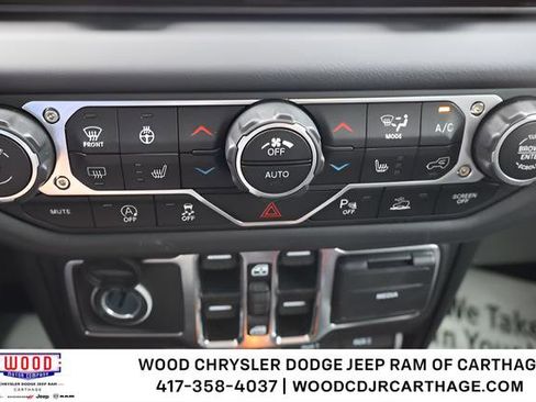 Used 2025 Jeep Gladiator Rubicon AWD/4WD image 21