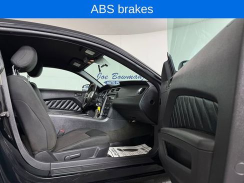 Used 2014 Ford Mustang Coupe RWD image 15
