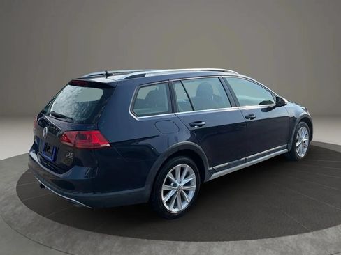 Used 2017 Volkswagen Golf Alltrack SE AWD/4WD image 5