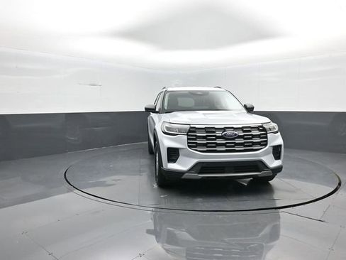 New 2026 Ford Explorer Active image 2