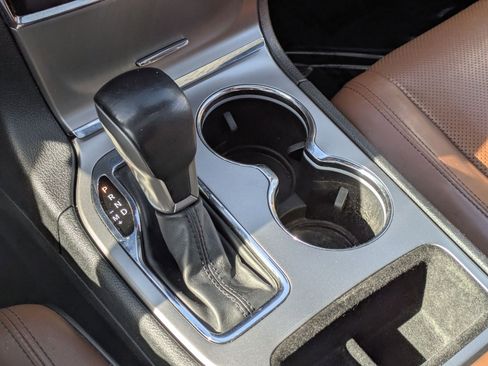 Used 2020 Jeep Grand Cherokee Overland image 16