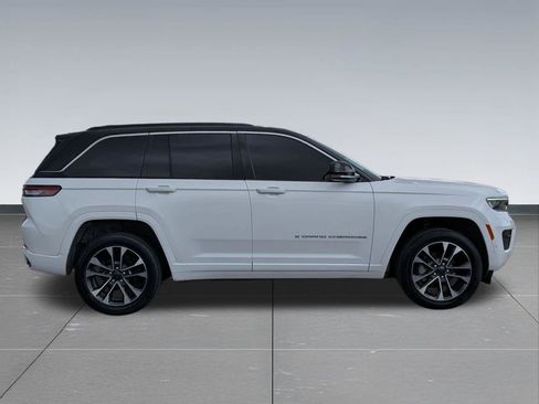 Used 2024 Jeep Grand Cherokee Overland w/ Trailer Tow Package AWD/4WD image 7
