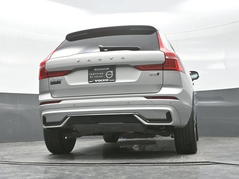Used 2025 Volvo XC60 B5 Plus AWD/4WD image 27