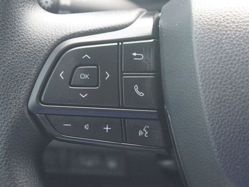 Certified 2025 Toyota Sienna LE FWD image 9